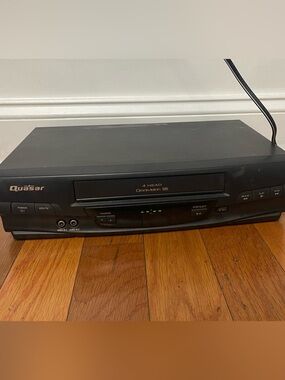 Quasar VHQ-40M Omnivision 4-Head VHS player, a vintage video cassette recorder
